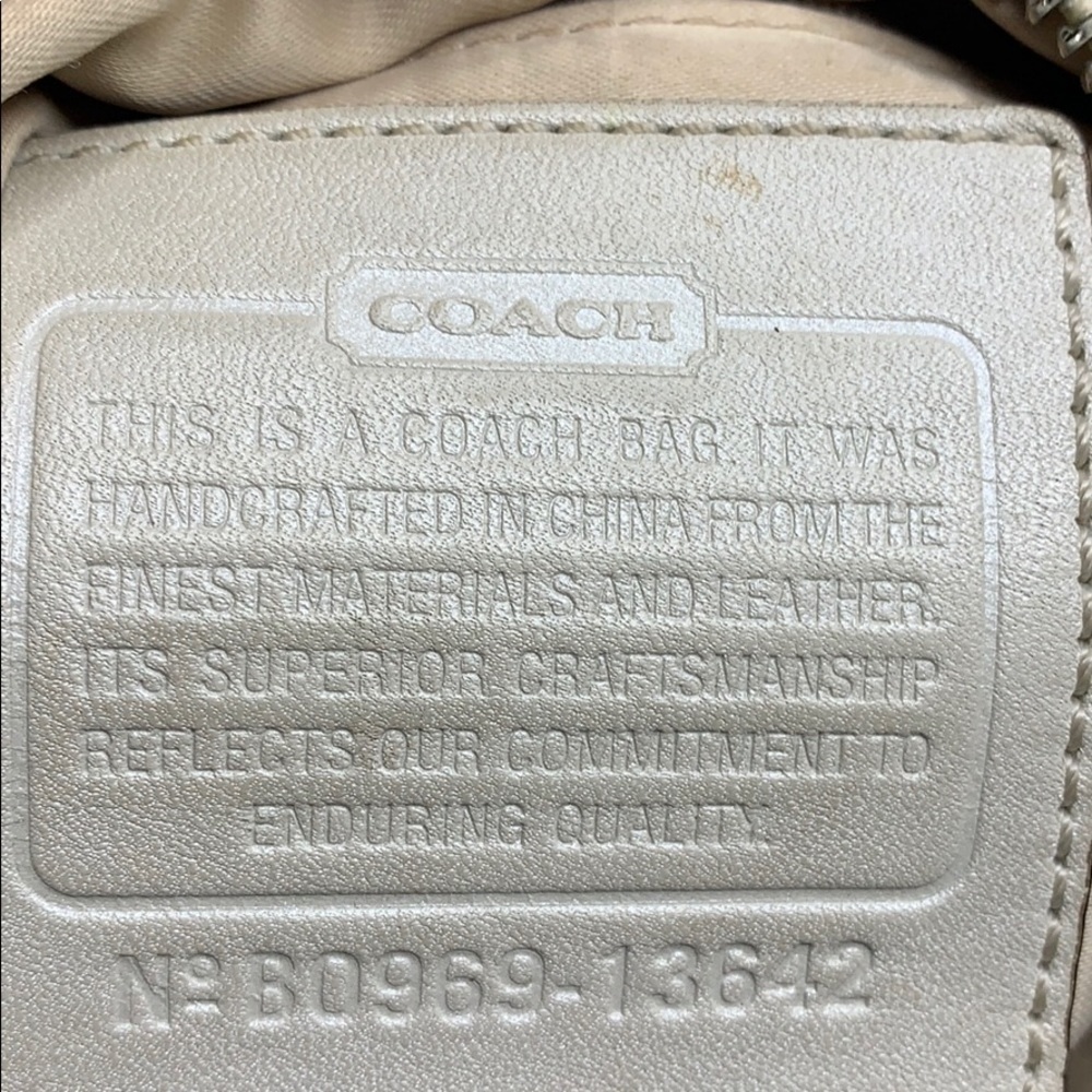COACH WHITE /light khaki Signature "C" Ali - Picture 8 of 8